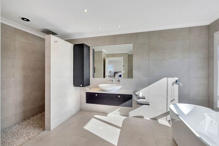 Photo of property in 13 Milano Boulevard, Karaka, Papakura, 2113