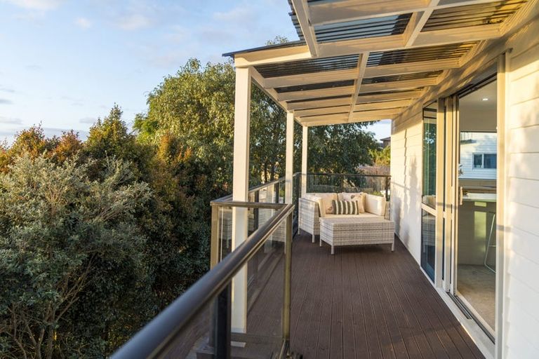 Photo of property in 2 Dhaka Lane, Ranui, Auckland, 0612