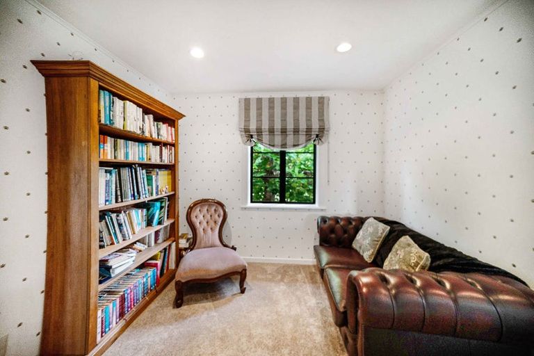 Photo of property in 16 Len Garlick Place, Pahurehure, Papakura, 2113