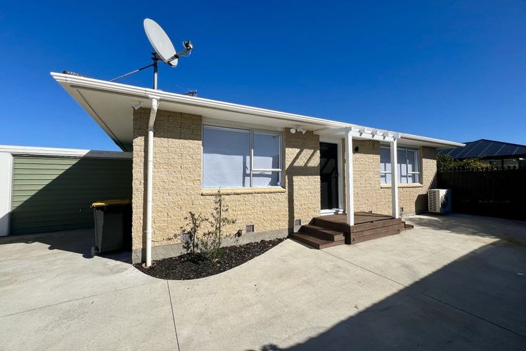 Photo of property in 2/35 Oldwood Street, Bishopdale, Christchurch, 8053