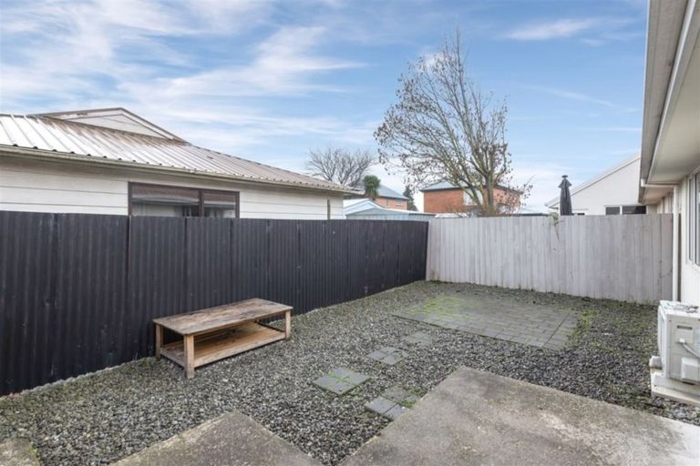 Photo of property in 3/2 Broadbent Street, Riccarton, Christchurch, 8041