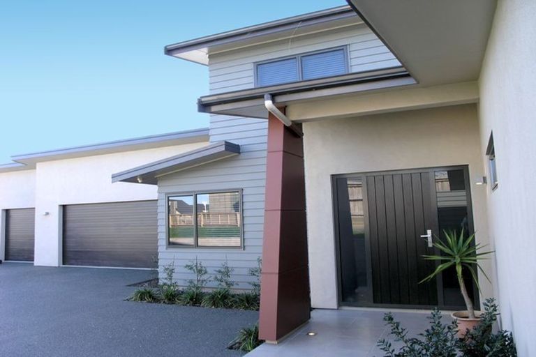 Photo of property in 71 Rototuna Road, Rototuna, Hamilton, 3210