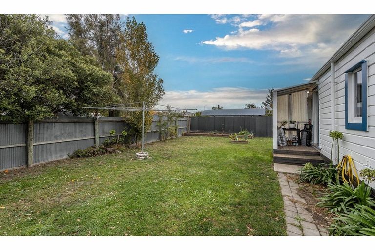 Photo of property in 6 Osborne Road, Amberley, 7410