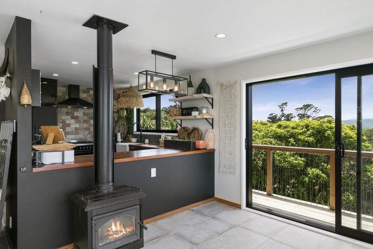 Photo of property in 85 Maungaraki Road, Korokoro, Lower Hutt, 5012