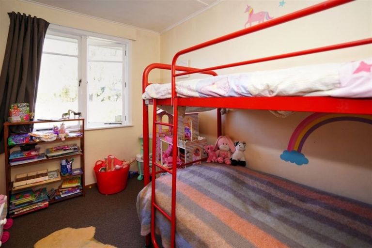 Photo of property in 11 Cameron Road, Te Puke, 3119