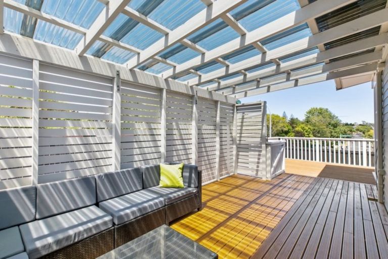 Photo of property in 3 Grimshaw Place, Henderson, Auckland, 0612