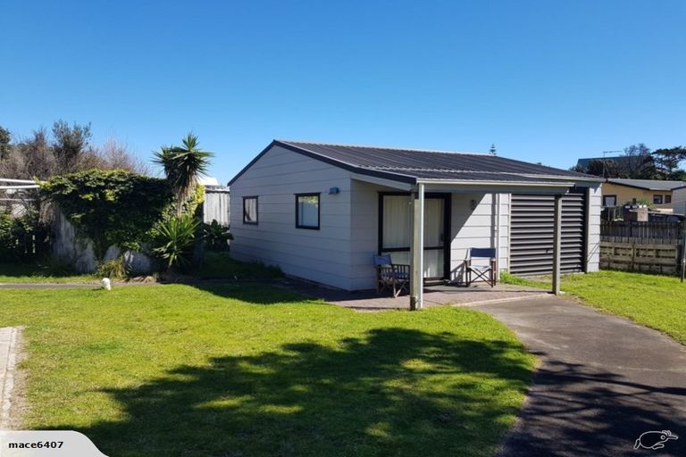 Photo of property in 3 Cordyline Road, Port Waikato, Tuakau, 2695