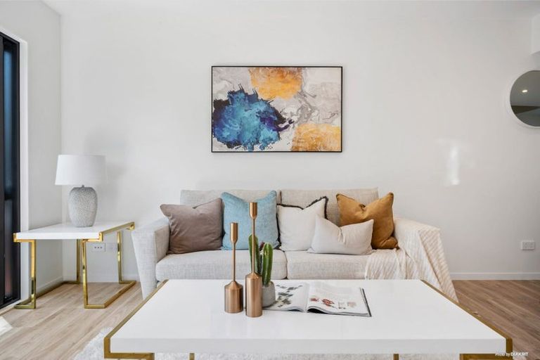 Photo of property in 4/9 Smiths Avenue, Papakura, 2110