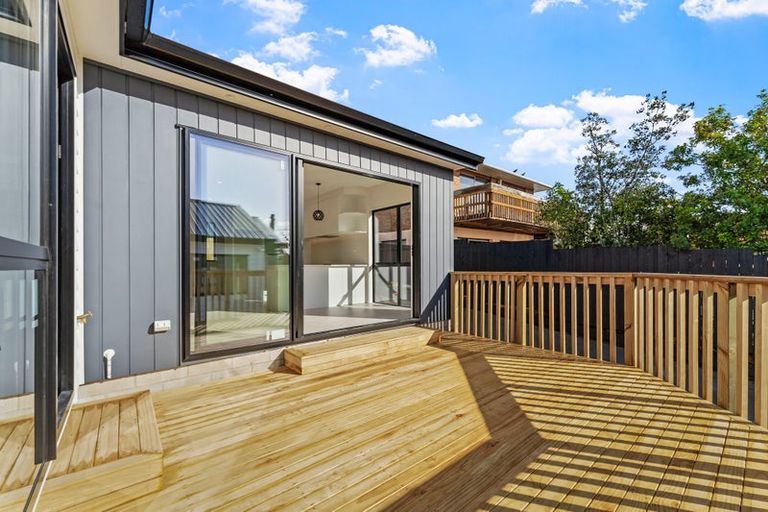 Photo of property in 19b Red Beach Road, Red Beach, 0932