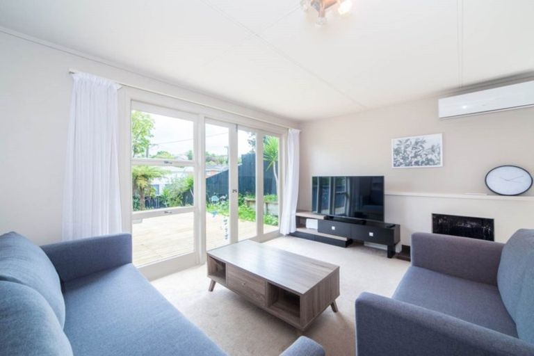 Photo of property in 1/37 Becroft Drive, Forrest Hill, Auckland, 0620