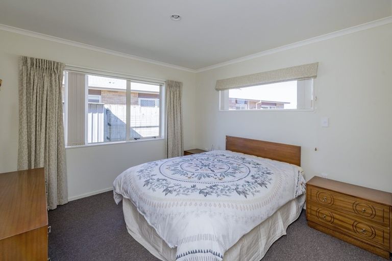 Photo of property in Rangeview Villas, 22/9 Fuller Close, Levin, 5510