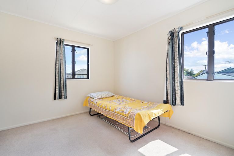 Photo of property in 2/77 Fitzroy Street, Papatoetoe, Auckland, 2104