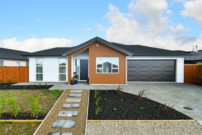 Photo of property in 3 Papaview Road, Papakura, 2110