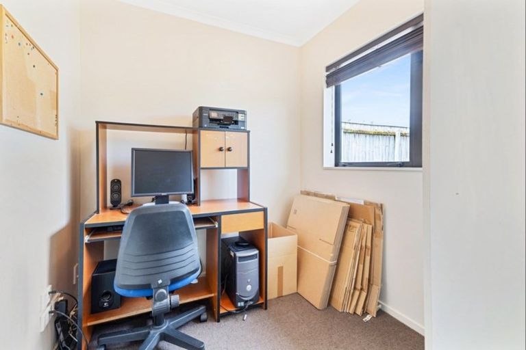 Photo of property in 5 Fytfield Place, Paraparaumu, 5032