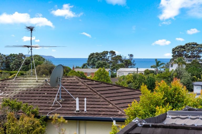 Photo of property in 1/62 Beach Road, Castor Bay, Auckland, 0620