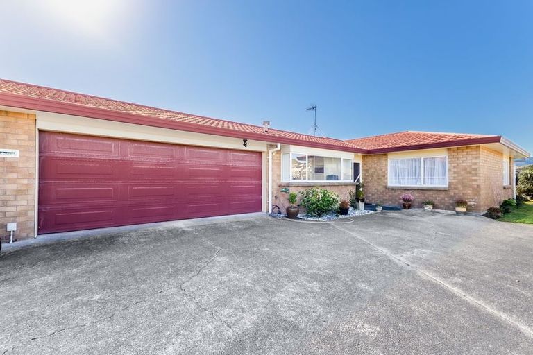 Photo of property in 5 Beachwater Grove, Paraparaumu Beach, Paraparaumu, 5032