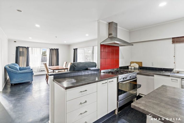 Photo of property in 1 Hill Crescent, Papakura, 2110