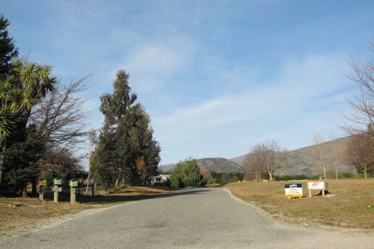 Photo of property in 72 Golf Course Road, Wanaka, 9305