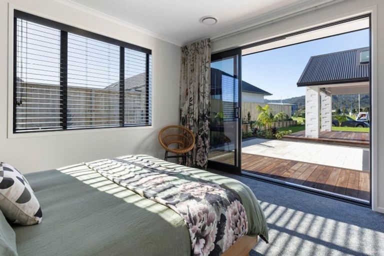 Photo of property in 28 Durey Road, Dairy Flat, 0792