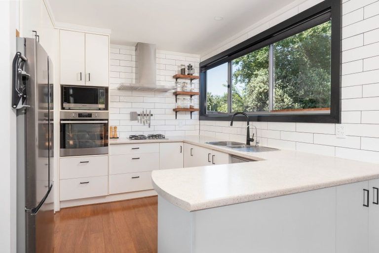 Photo of property in 75 Gillies Avenue, Taupo, 3330