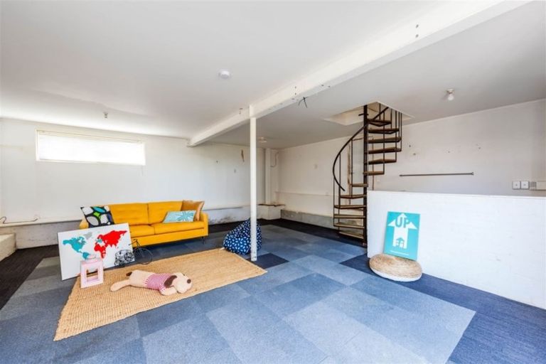 Photo of property in 1/11 Cassia Place, Sunnynook, Auckland, 0620