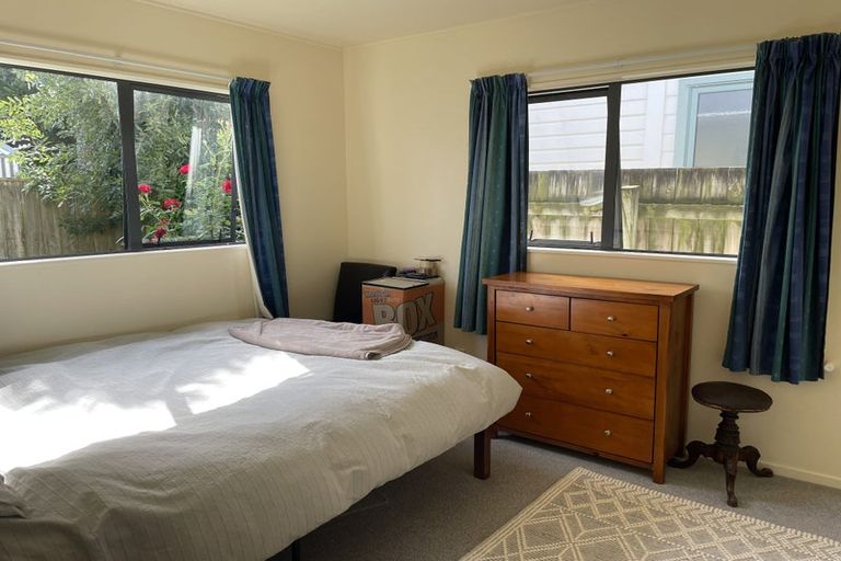 Photo of property in 4 Toru Street, Lyall Bay, Wellington, 6022