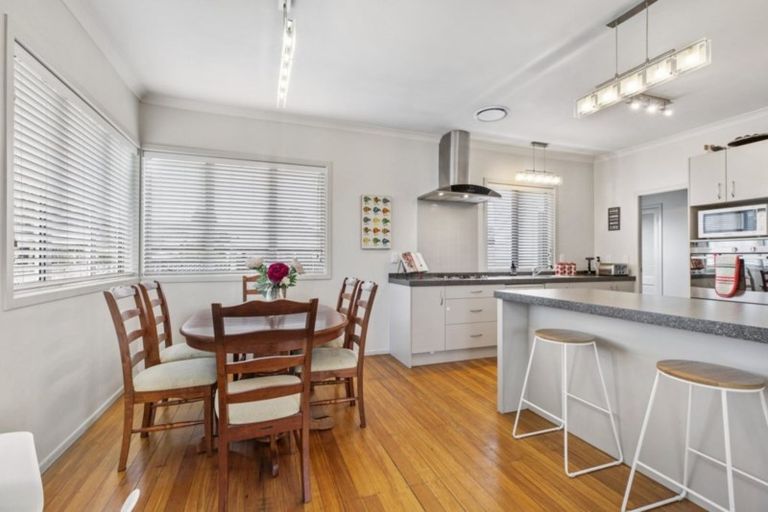 Photo of property in 2/9 Argyle Avenue, Pahurehure, Papakura, 2113