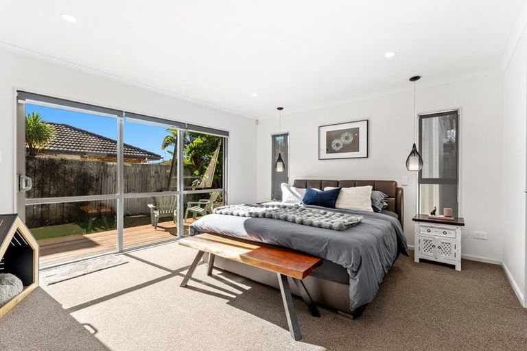 Photo of property in 13 Te Ruru Way, Stanmore Bay, Whangaparaoa, 0932