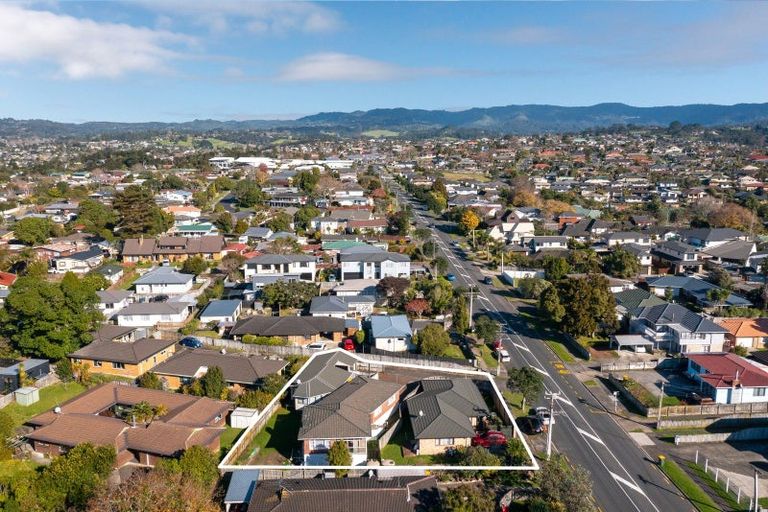 Photo of property in 70 Sturges Road, Henderson, Auckland, 0612