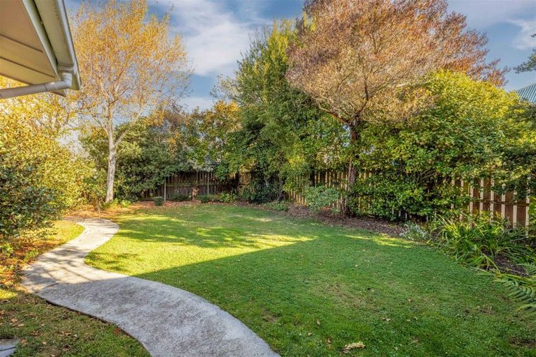Photo of property in 25 Tuirau Place, Ilam, Christchurch, 8041