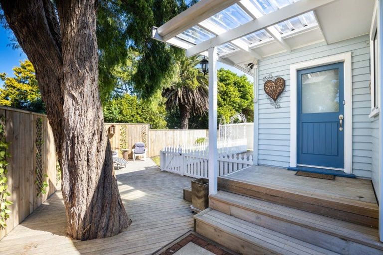 Photo of property in 475b Saint Aubyn Street, Moturoa, New Plymouth, 4310