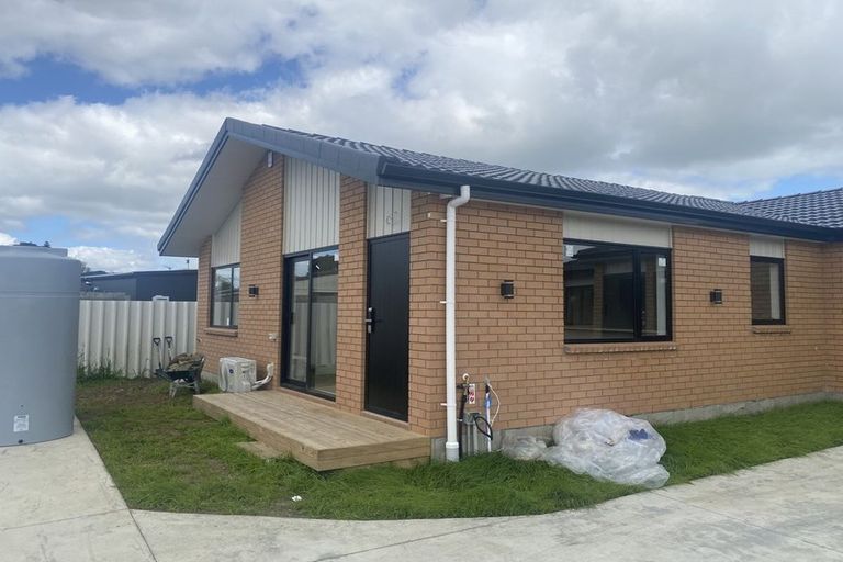 Photo of property in 24 Royal Arch Place, Rosehill, Papakura, 2113