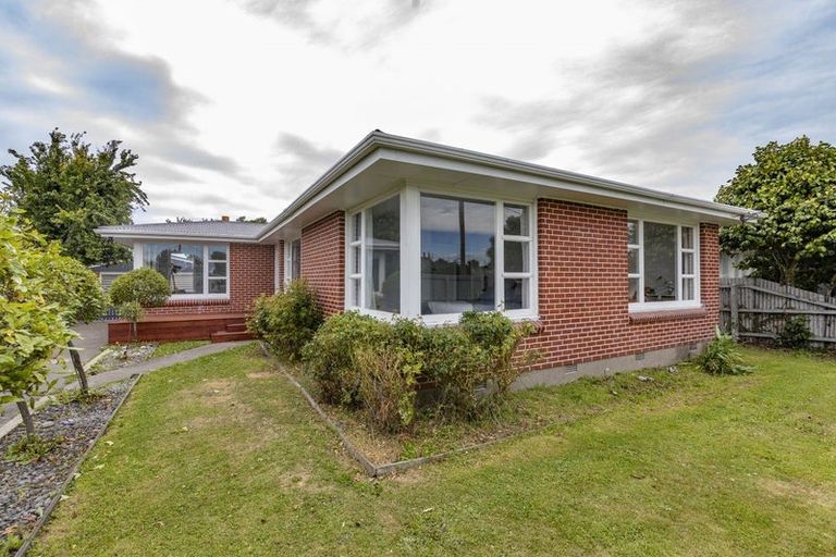 Photo of property in 28 Ashgrove Street, Rangiora, 7400
