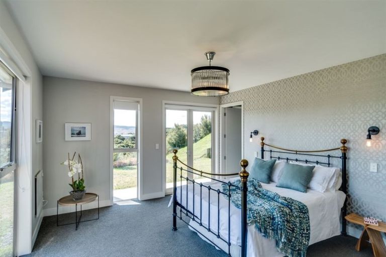 Photo of property in 22 Heipipi Drive, Eskdale, Napier, 4182