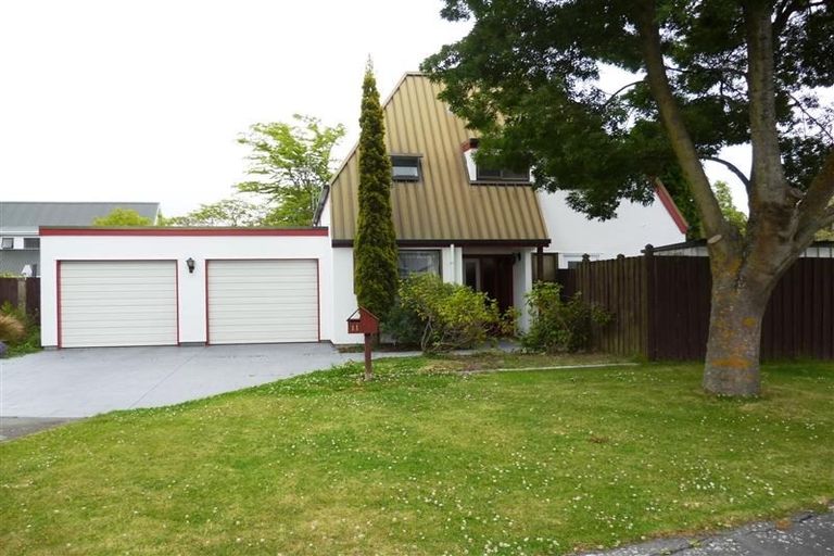 Photo of property in 11 Regency Crescent, Redwood, Christchurch, 8051