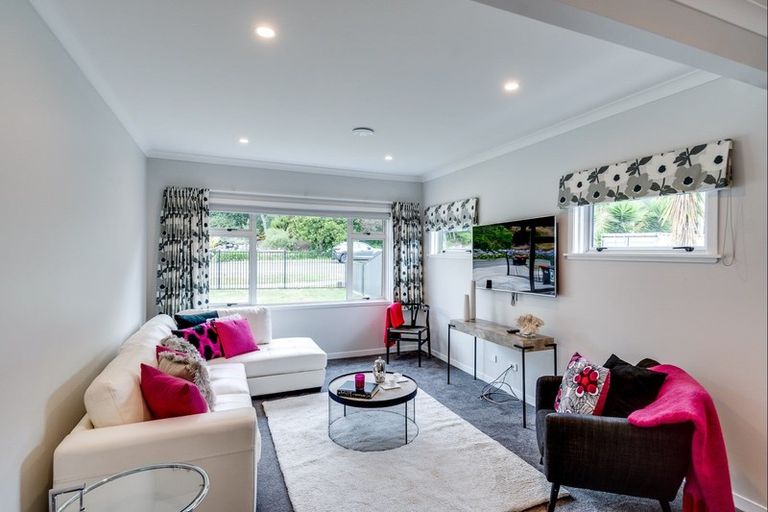 Photo of property in 91 Puketapu Road, Taradale, Napier, 4112