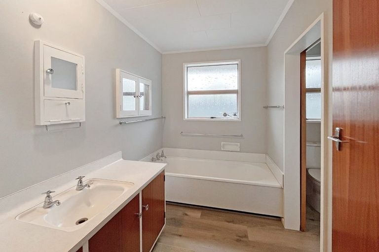 Photo of property in 5 Innes Place, Roslyn, Palmerston North, 4414