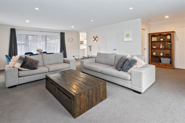 Photo of property in 2/230 Bucklands Beach Road, Bucklands Beach, Auckland, 2012