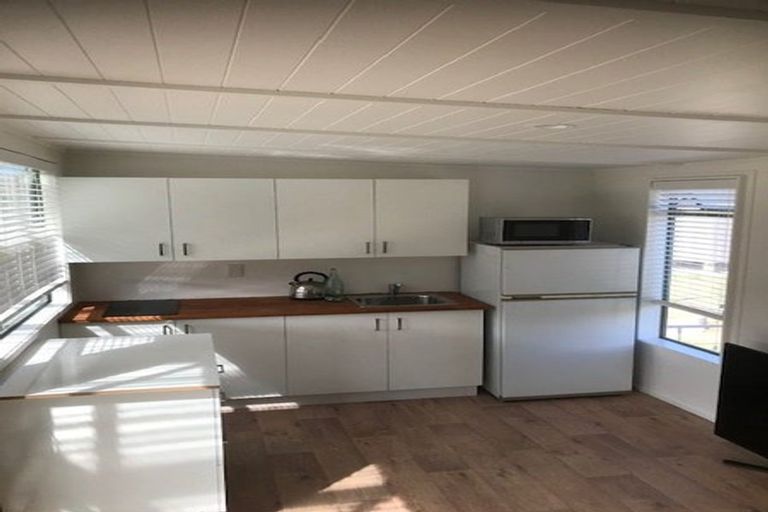 Photo of property in 12e Arrowsmith Road, Waitakere, Auckland, 0782