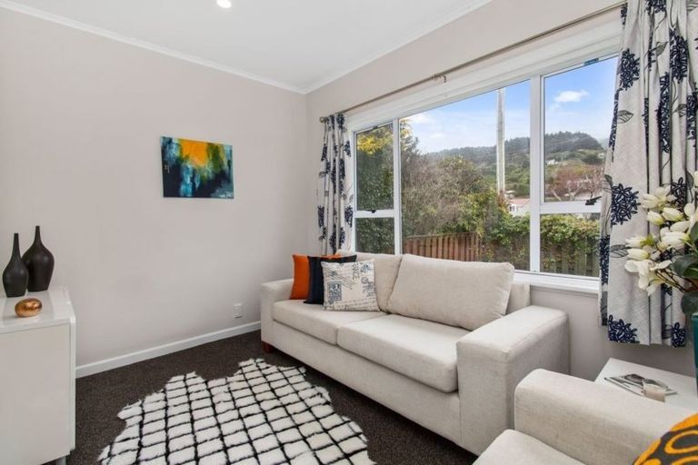 Photo of property in 34 Findlay Street, Tawa, Wellington, 5028