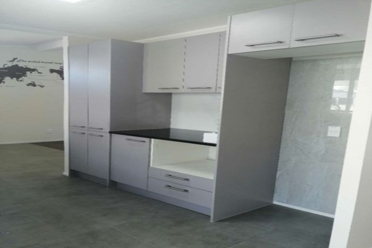 Photo of property in 68 Hutchinsons Road, Bucklands Beach, Auckland, 2014