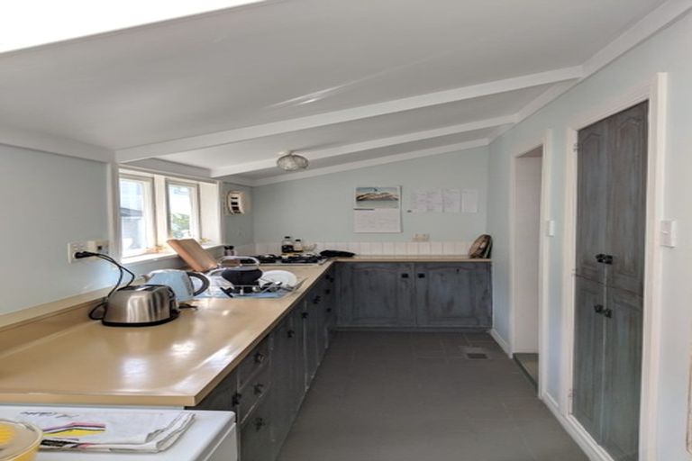 Photo of property in 2 Torless Terrace, Thorndon, Wellington, 6011