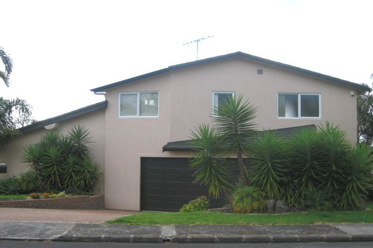Photo of property in 66 Mcbreen Avenue, Northcote, Auckland, 0627