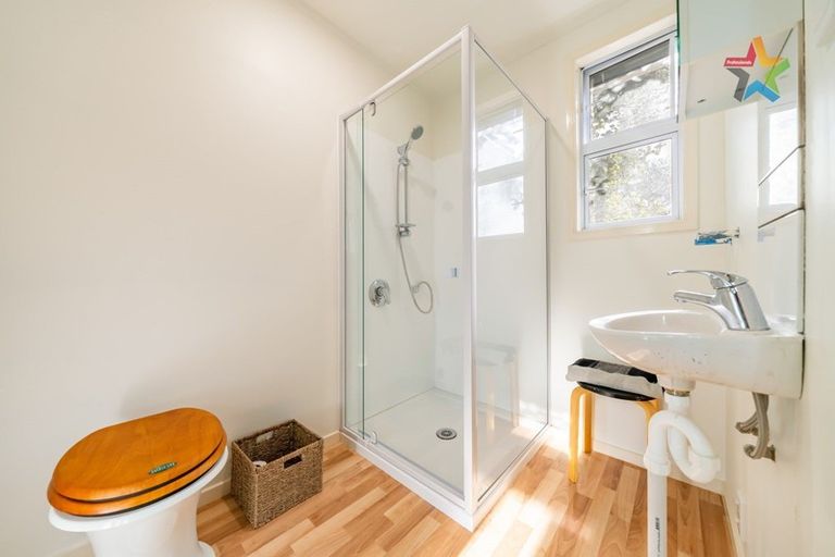 Photo of property in 9 Haven Grove, Naenae, Lower Hutt, 5011