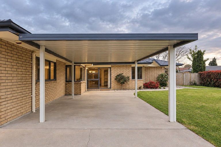 Photo of property in 1 Roderick Place, Rototuna, Hamilton, 3210