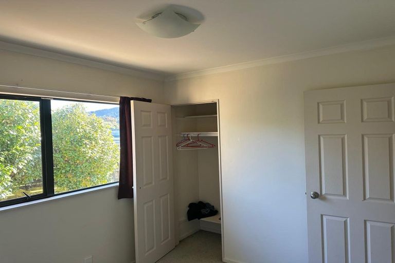 Photo of property in 14a Mexted Terrace, Tawa, Wellington, 5028