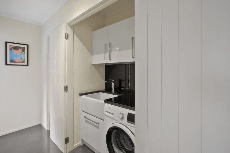 Photo of property in 20 Pomare Avenue, Russell, 0272