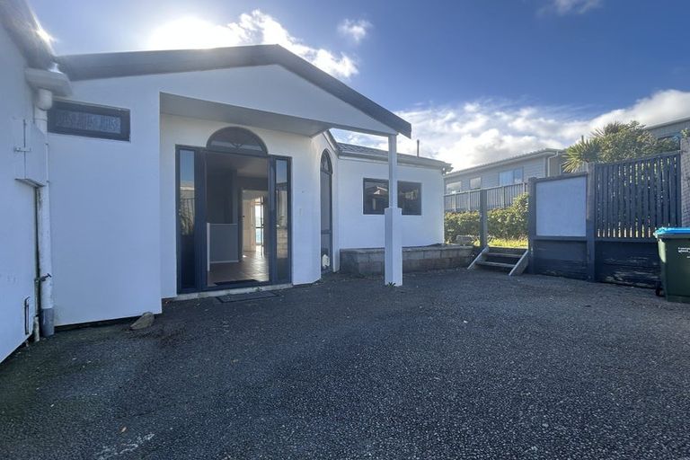 Photo of property in 27 Eskdale Road, Papakowhai, Porirua, 5024