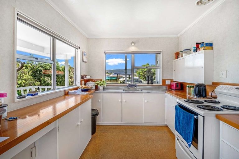 Photo of property in 14 Manga-pirau Street, Waikawa Beach, Manakau, 5573