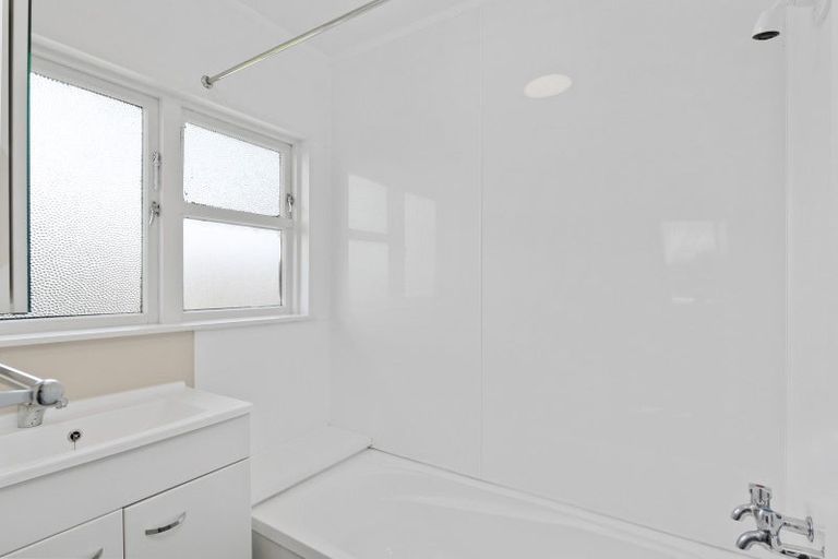 Photo of property in 55 Momorangi Crescent, Redwood, Christchurch, 8051